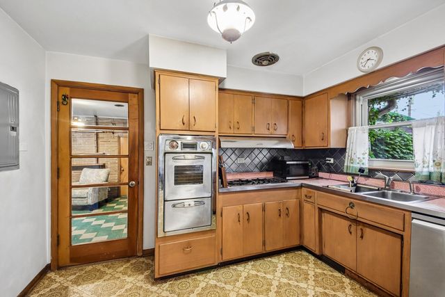6535 18th Street, Berwyn, IL 60402