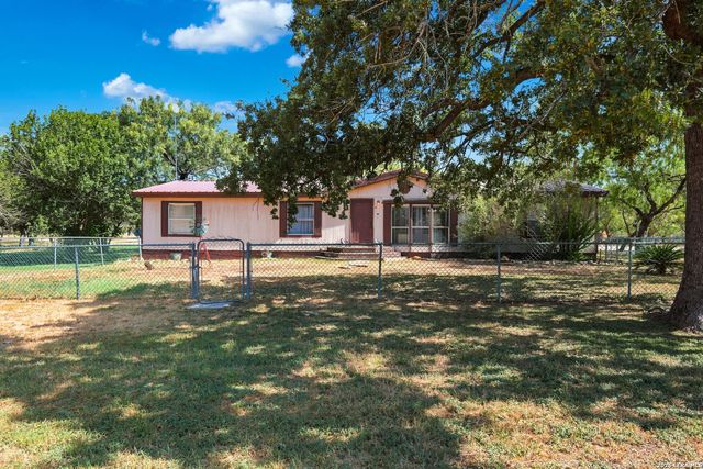 58 COVEY DR, Lytle, TX 78052
