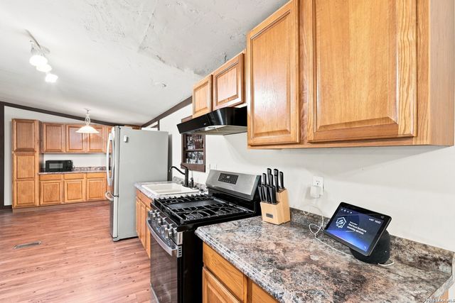 58 COVEY DR, Lytle, TX 78052