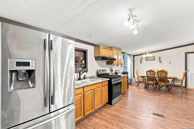 58 COVEY DR, Lytle, TX 78052