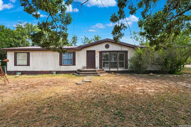 58 COVEY DR, Lytle, TX 78052