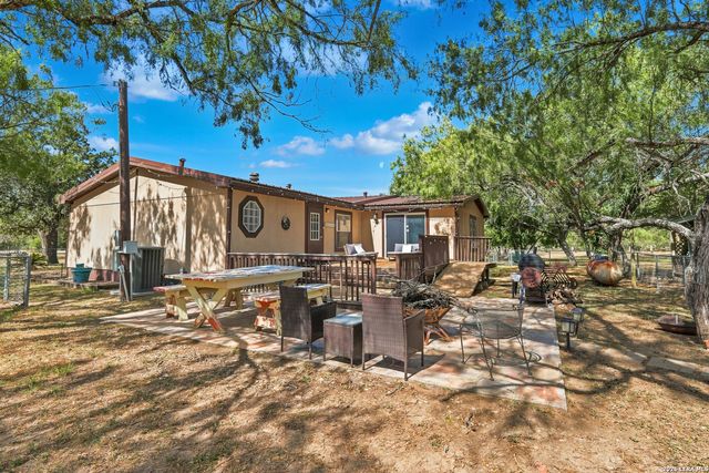 58 COVEY DR, Lytle, TX 78052