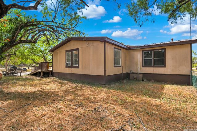 58 COVEY DR, Lytle, TX 78052