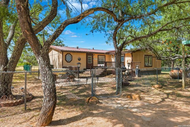 58 COVEY DR, Lytle, TX 78052