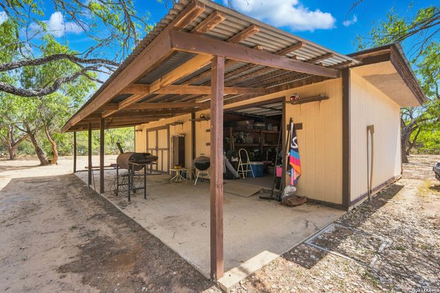 58 COVEY DR, Lytle, TX 78052
