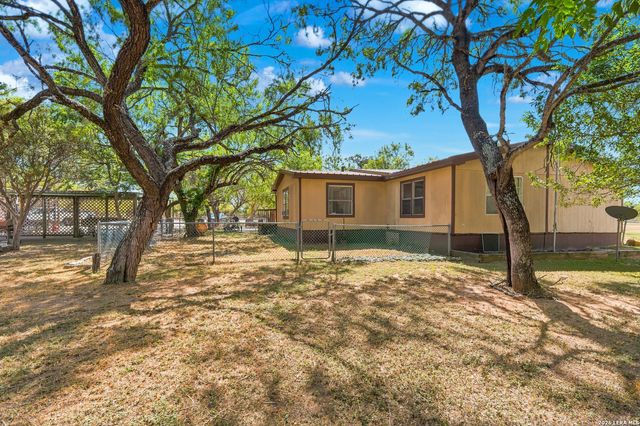 58 COVEY DR, Lytle, TX 78052