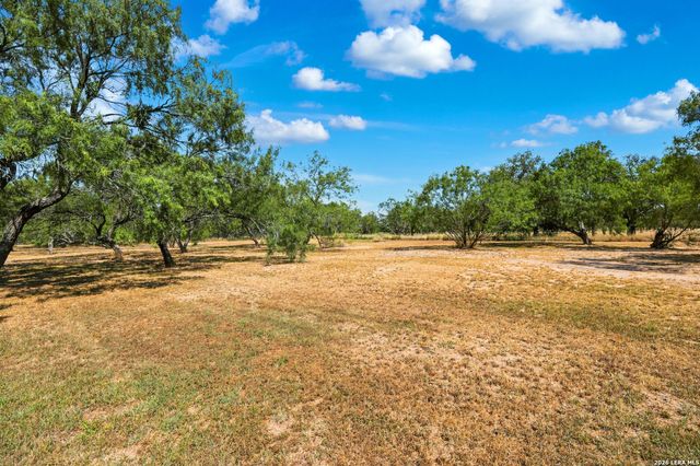 58 COVEY DR, Lytle, TX 78052