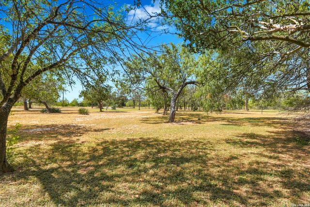 58 COVEY DR, Lytle, TX 78052