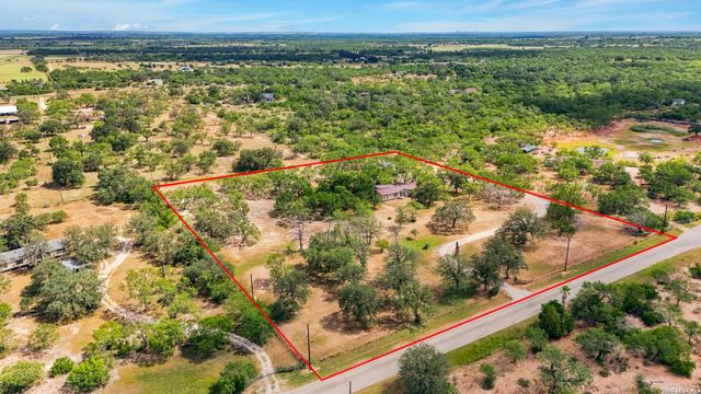 58 COVEY DR, Lytle, TX 78052