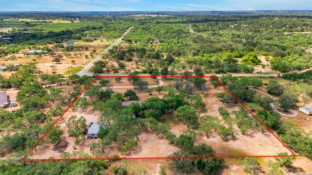 58 COVEY DR, Lytle, TX 78052
