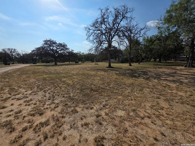 58 COVEY DR, Lytle, TX 78052