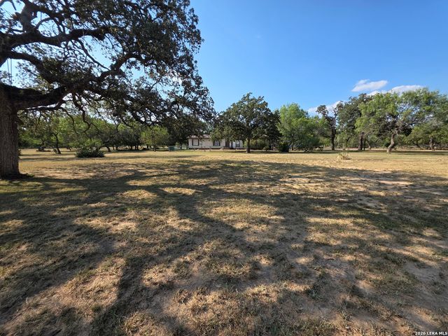 58 COVEY DR, Lytle, TX 78052