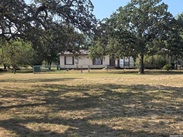 58 COVEY DR, Lytle, TX 78052