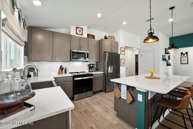 1125 PANTHER LAKE Parkway, Jacksonville, FL 32221