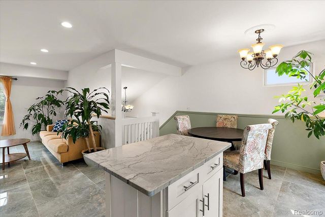 759 Kentucky Drive, Rochester Hills, MI 48307