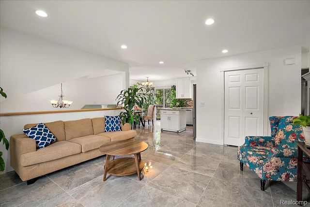 759 Kentucky Drive, Rochester Hills, MI 48307