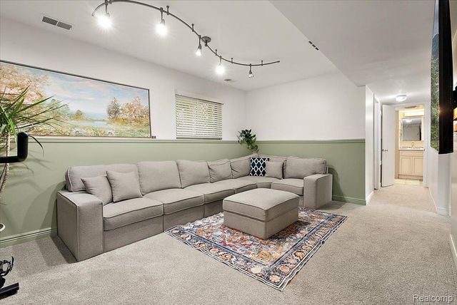 759 Kentucky Drive, Rochester Hills, MI 48307