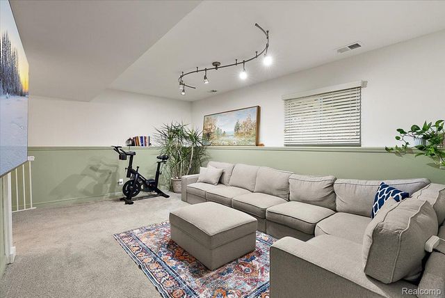 759 Kentucky Drive, Rochester Hills, MI 48307