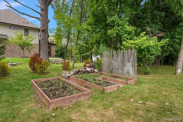 759 Kentucky Drive, Rochester Hills, MI 48307