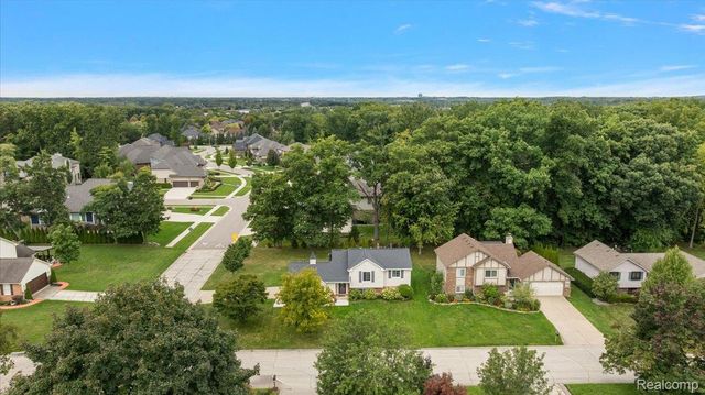 759 Kentucky Drive, Rochester Hills, MI 48307