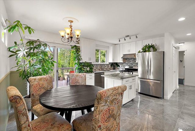 759 Kentucky Drive, Rochester Hills, MI 48307
