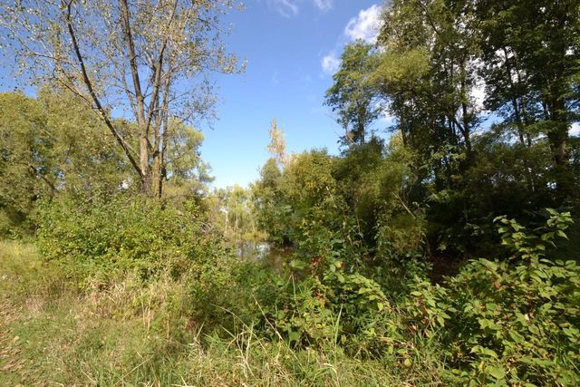 5700 Willow Trail, Shoreview, MN 55126