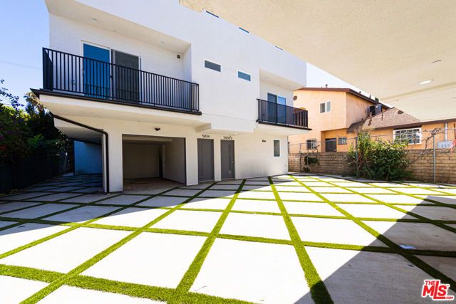 5436 Romaine Street, Los Angeles, CA 90038