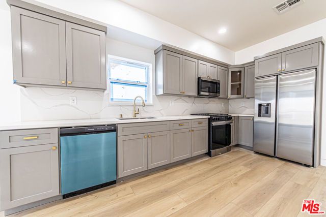 5436 Romaine Street, Los Angeles, CA 90038