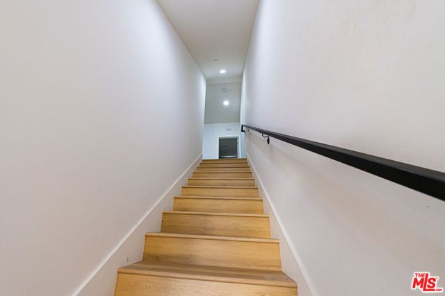 5436 Romaine Street, Los Angeles, CA 90038