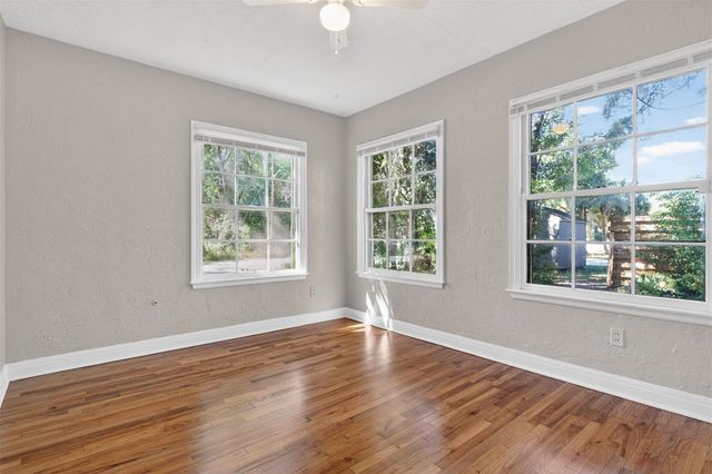 914 NE 11TH AVENUE, Gainesville, FL 32601