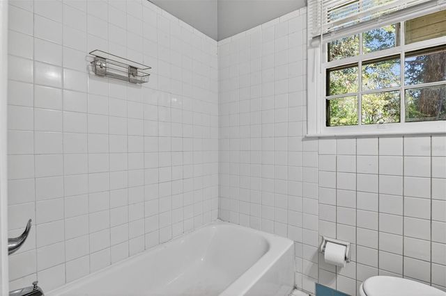 914 NE 11TH AVENUE, Gainesville, FL 32601