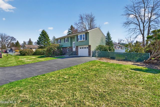 2 Maple Drive, Colonie, NY 12205