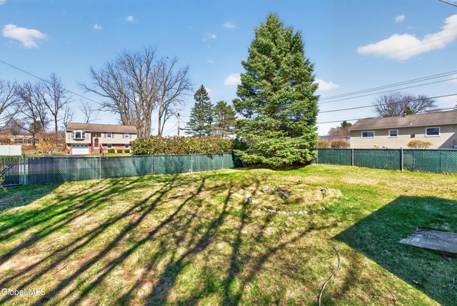 2 Maple Drive, Colonie, NY 12205