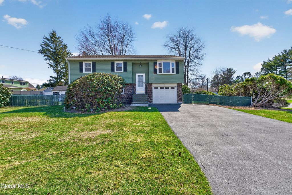 2 Maple Drive, Colonie, NY 12205