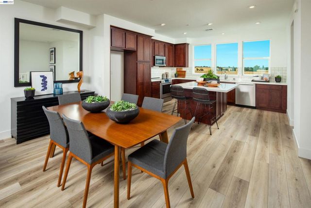 909 More Lane 1303, Morgan Hill, CA 95037