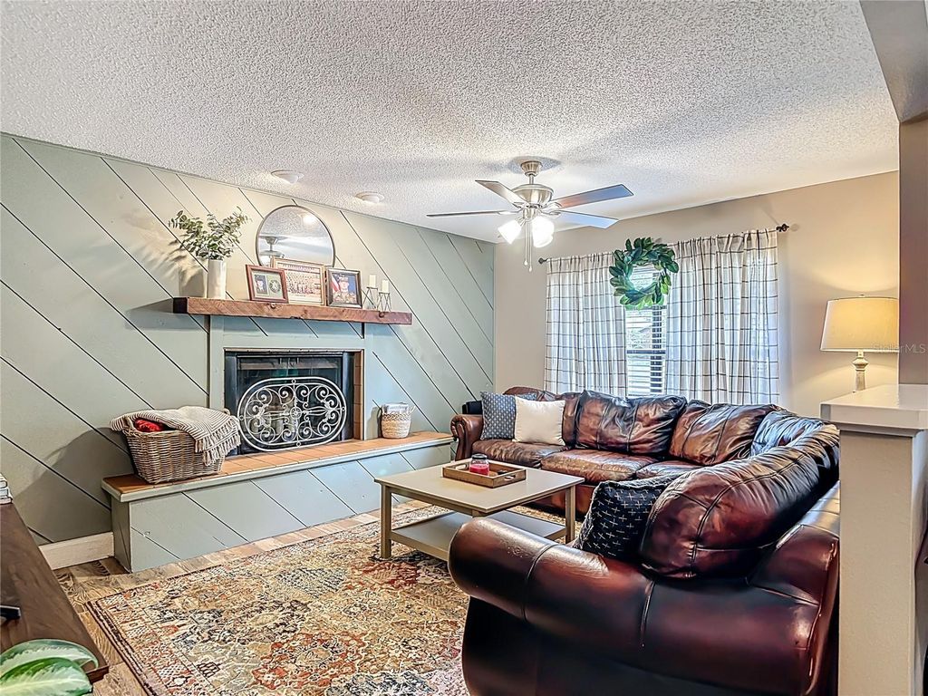 Image 4 of property listing at 2630 BURGOYNE ROAD, Deland, FL 32720