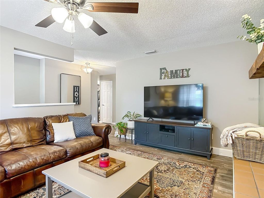 Image 6 of property listing at 2630 BURGOYNE ROAD, Deland, FL 32720