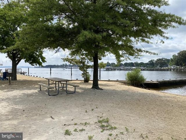 3 GIDDINGS AVE, Severna Park, MD 21146