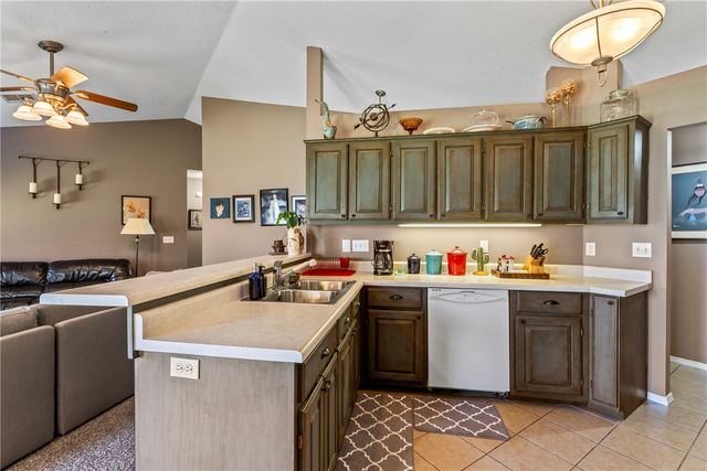 210 Perry Circle, Gravette, AR 72736