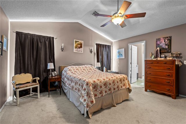 210 Perry Circle, Gravette, AR 72736