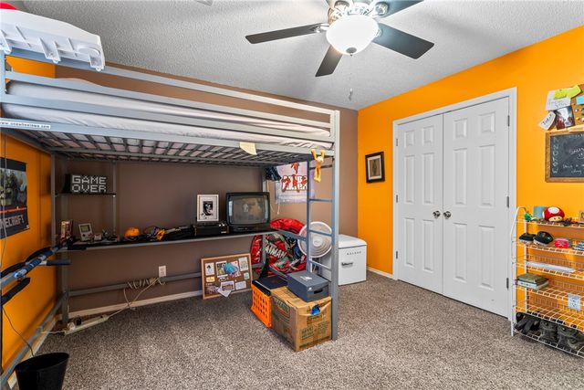 210 Perry Circle, Gravette, AR 72736