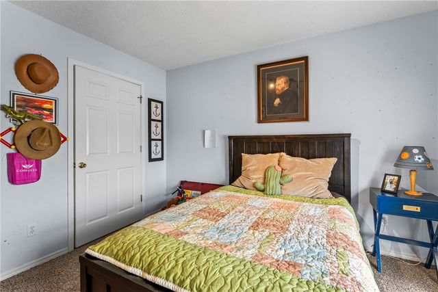 210 Perry Circle, Gravette, AR 72736