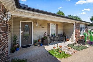 210 Perry Circle, Gravette, AR 72736