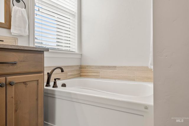 12660 S Miramonte Ave., Nampa, ID 83686