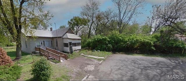 3027 College Avenue, East St Louis, IL 62205