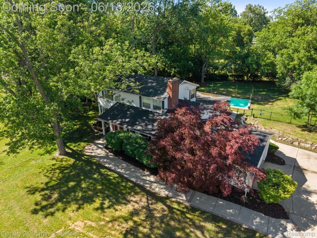 37480 Rhonswood Drive, Farmington Hills, MI 48167