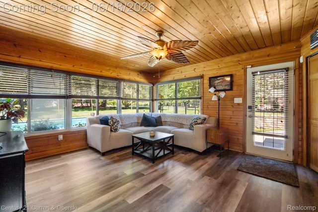 37480 Rhonswood Drive, Farmington Hills, MI 48167