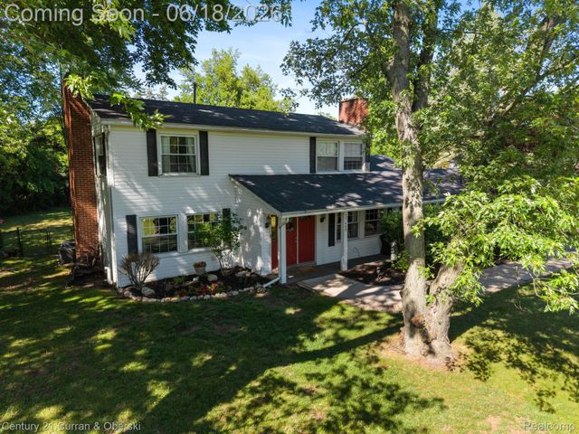 37480 Rhonswood Drive, Farmington Hills, MI 48167