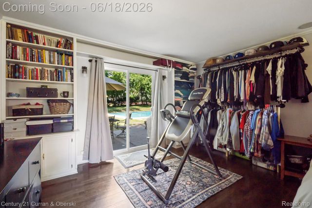 37480 Rhonswood Drive, Farmington Hills, MI 48167