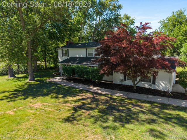 37480 Rhonswood Drive, Farmington Hills, MI 48167